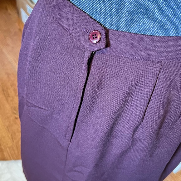 Jacqueline Ferrar suit, size 10. - Picture 8 of 10